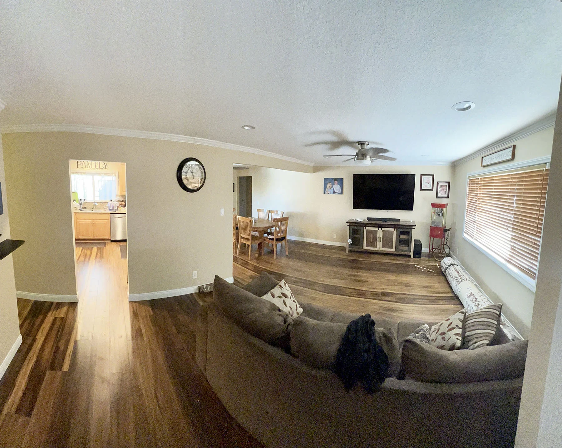 Mike and Molly Livingroom Mike and Molly Livingroom